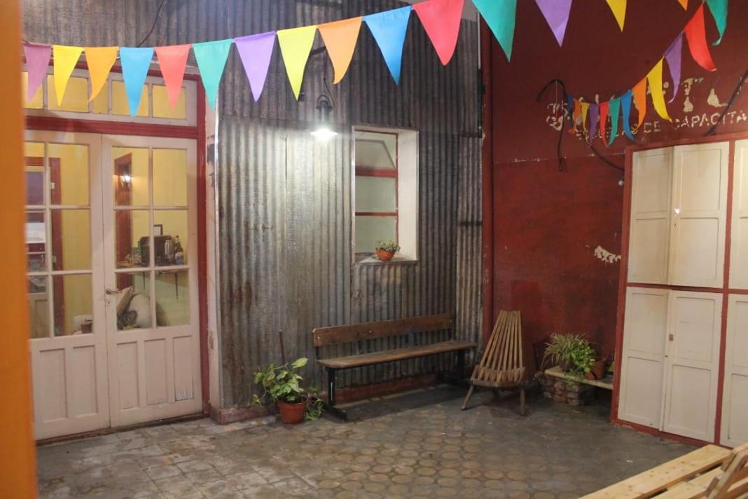 Casa Artigas Hostel Кордоба Екстериор снимка