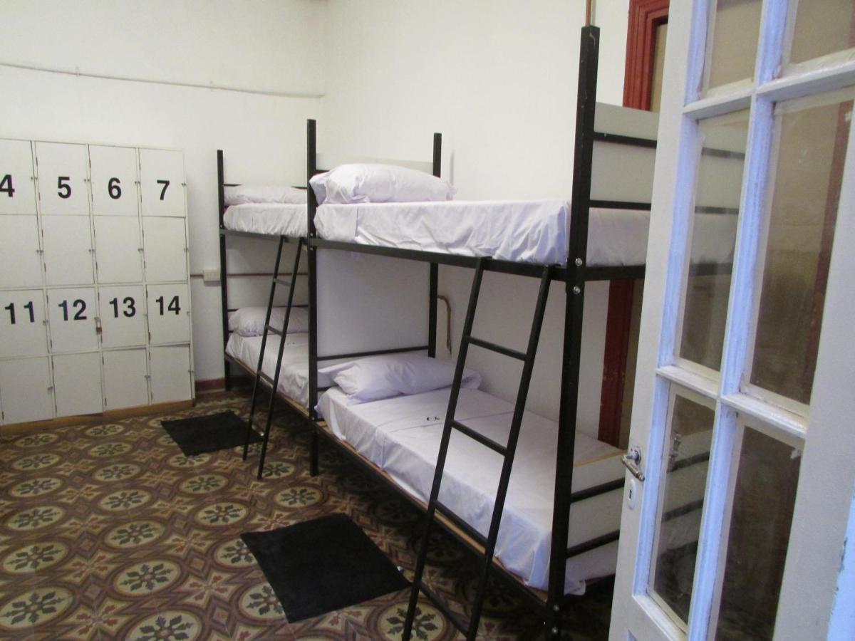 Casa Artigas Hostel Кордоба Екстериор снимка