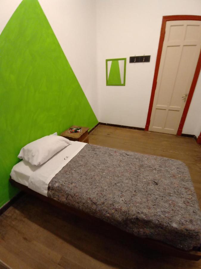 Casa Artigas Hostel Кордоба Екстериор снимка