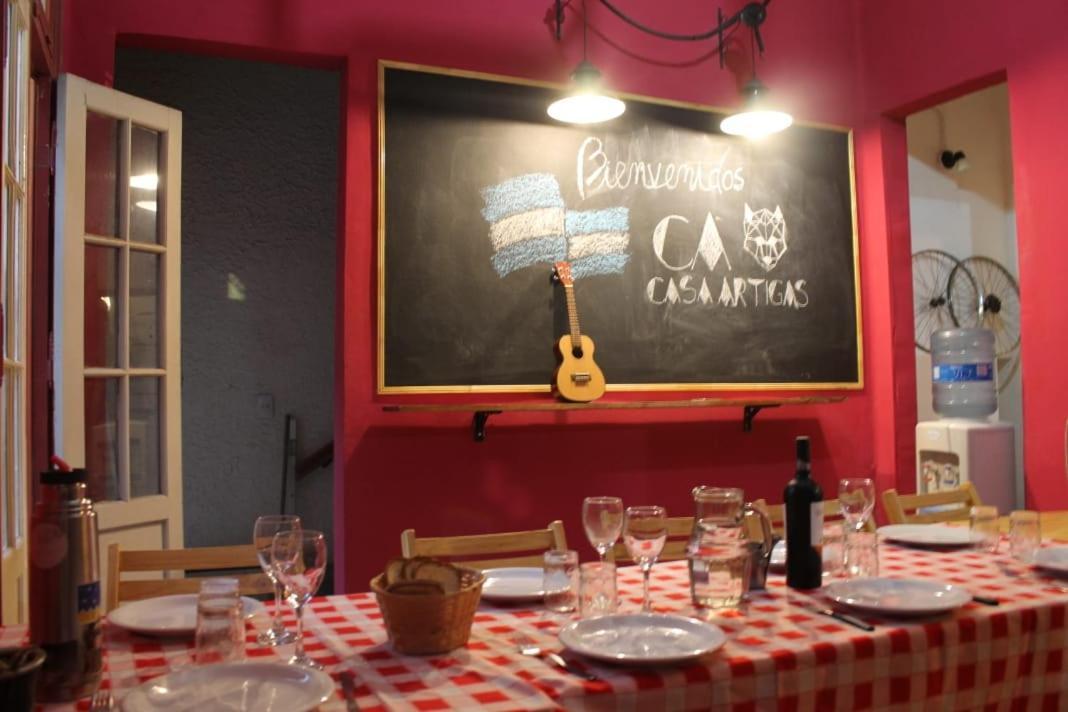 Casa Artigas Hostel Кордоба Екстериор снимка