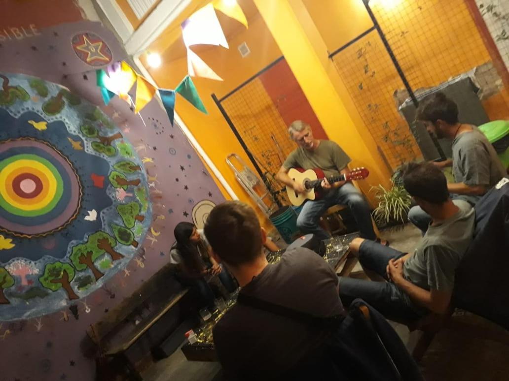 Casa Artigas Hostel Кордоба Екстериор снимка
