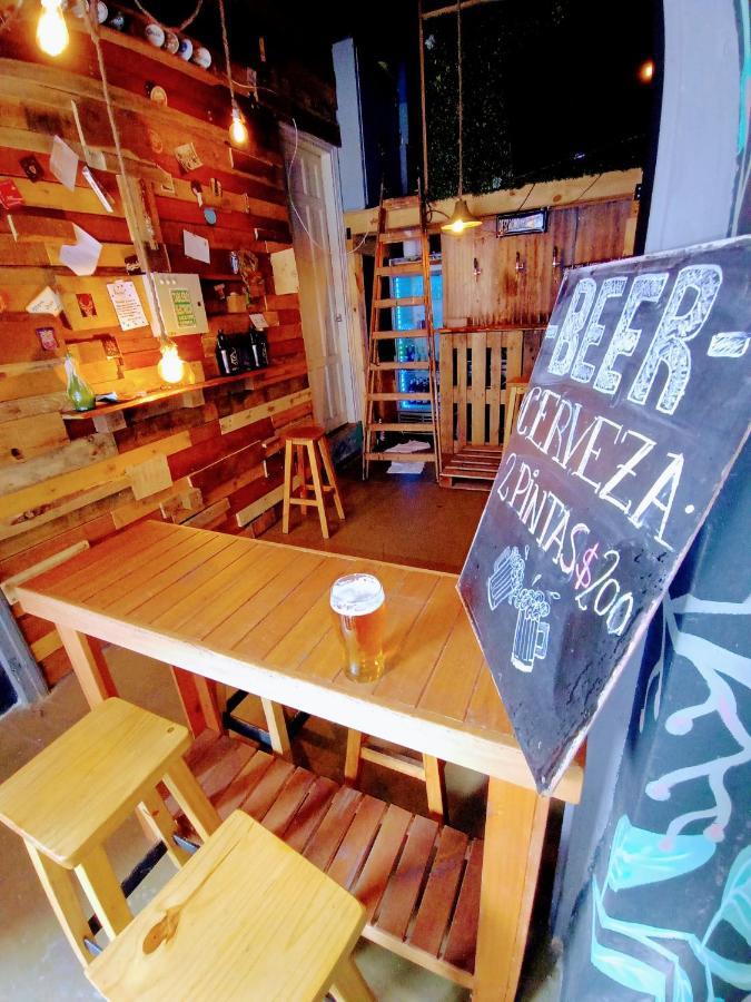Casa Artigas Hostel Кордоба Екстериор снимка